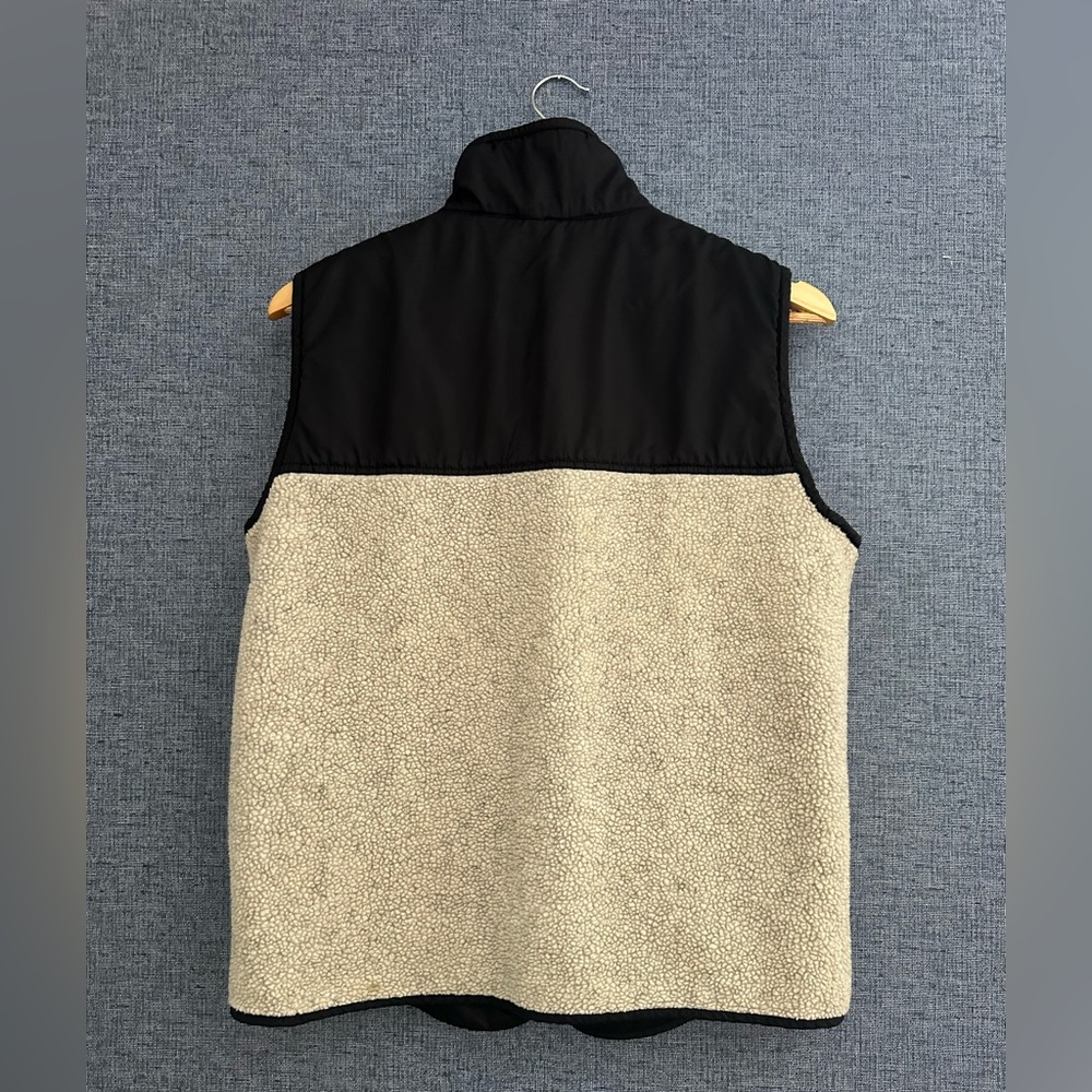 Vintage 02 Women’s Black and Cream Fleece Vest Size L - Picture 3 of 3